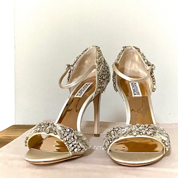 Badgley Mischka Satin Tampa Ivory Crystal Ankle Strap Stiletto Sandals N… - Picture 13 of 15
